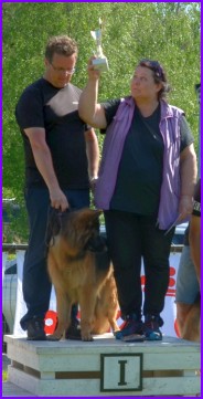 Markku, Hanni ja P&auml;ivi pallilla